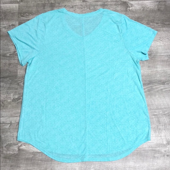 NWOT Tek Gear Dry Tek 1X Short Sleeve Shirt - Picture 3 of 3